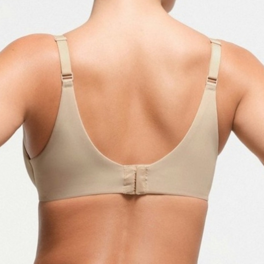 SKIMS Smoothing Intimates Full Coverage Lightly Lined Bra - Picture 2 of 15